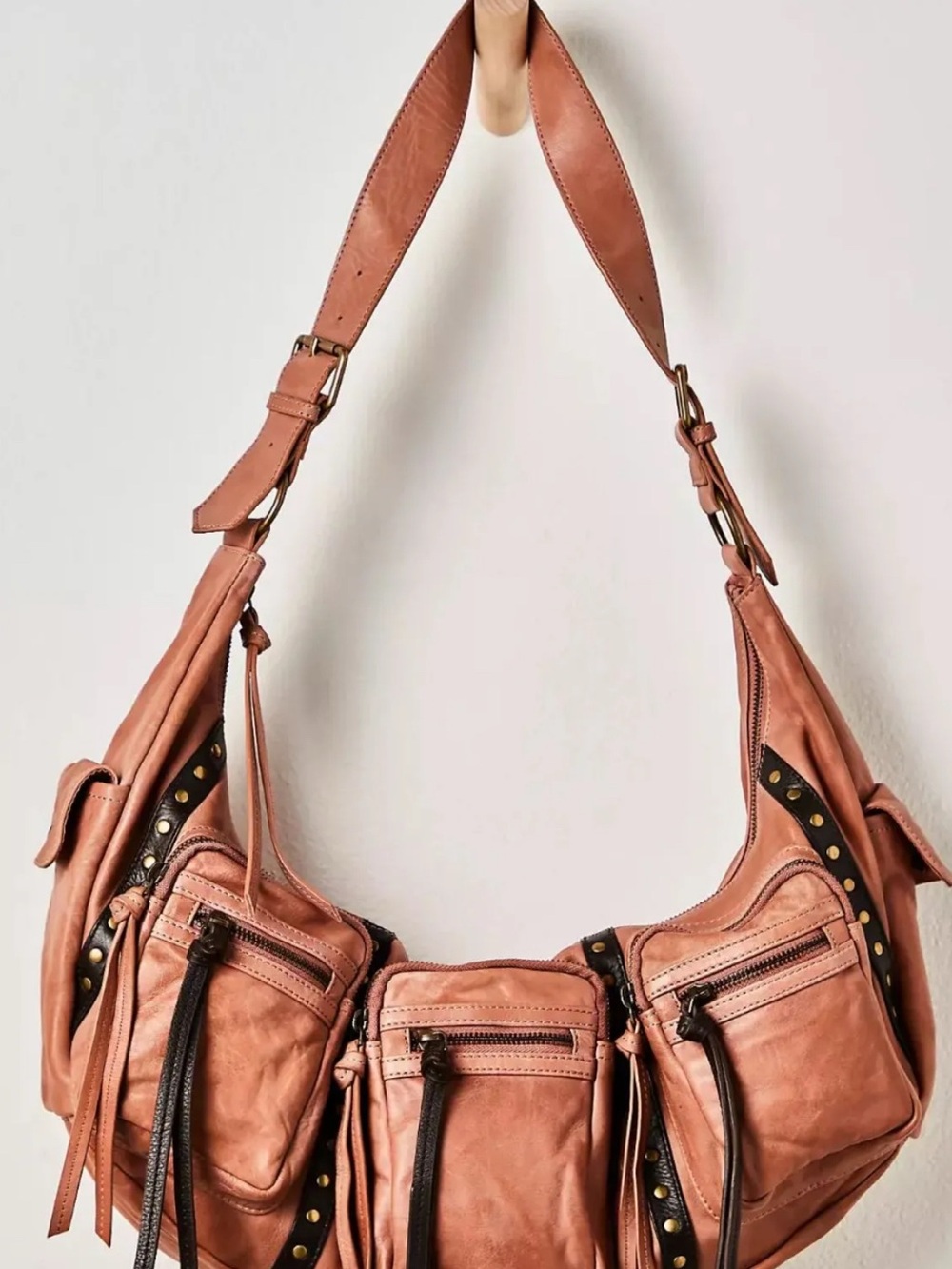NWOT FREE PEOPLE HARPER LEATHER SLING BAG